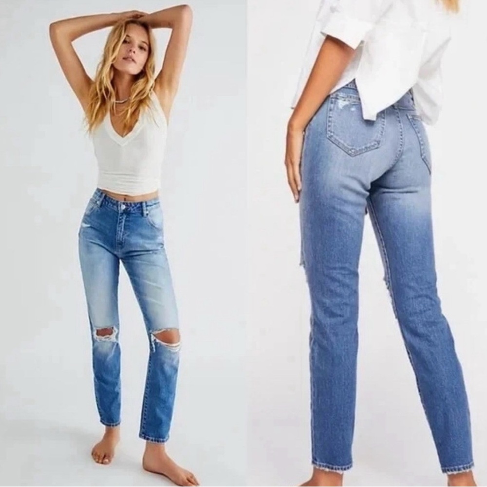 🔥 HOST PICK 🔥 Rolla’s Miller Mid High Rise Slim Ripped Knee Jeans Size 26